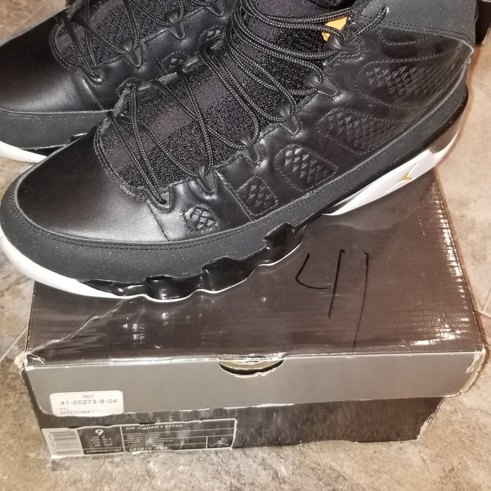 Jordan 9s size 9